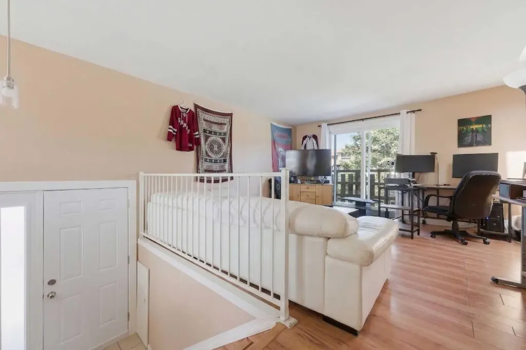 6333/6335 24 Avenue NE Calgary AB T1Y2C5