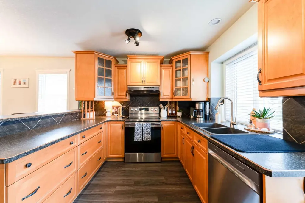 4214 56 Street Taber AB T1G 2J2