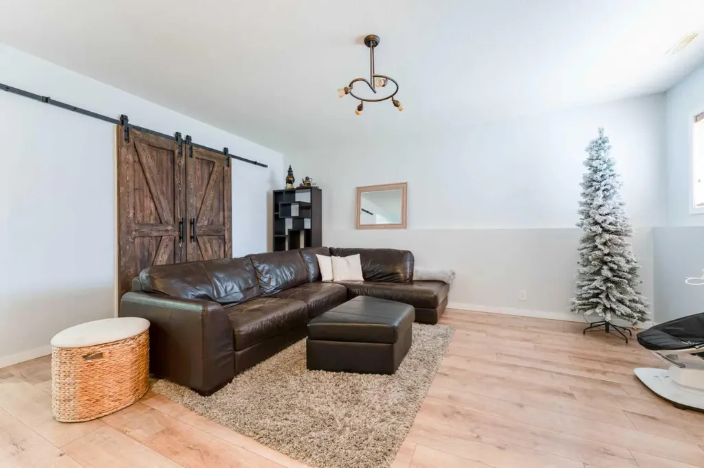 4214 56 Street Taber AB T1G 2J2