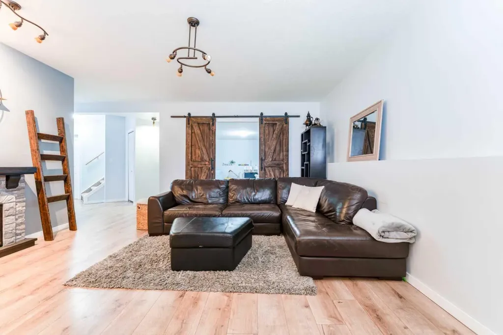 4214 56 Street Taber AB T1G 2J2
