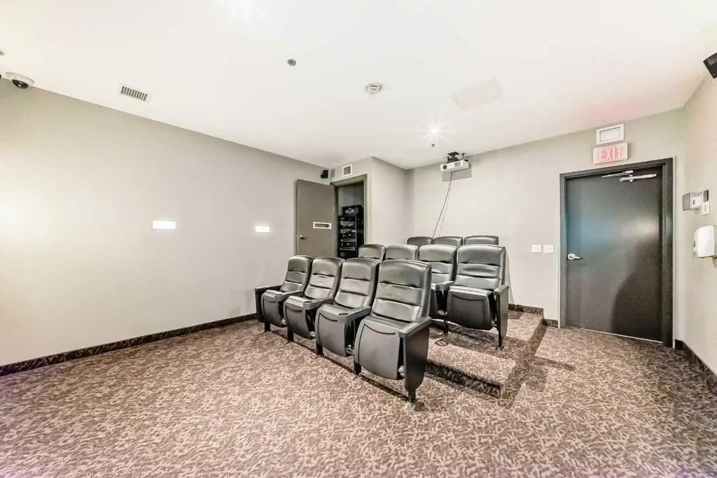 210 15 Avenue SE Calgary AB T2G 0B5
