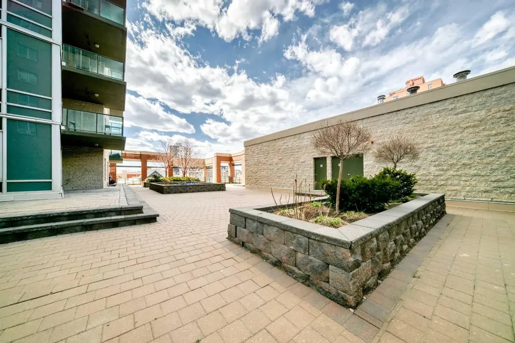 210 15 Avenue SE Calgary AB T2G 0B5
