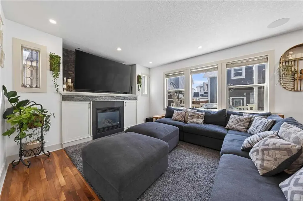 917 Channelside Road SW Airdrie AB T4B 3J3