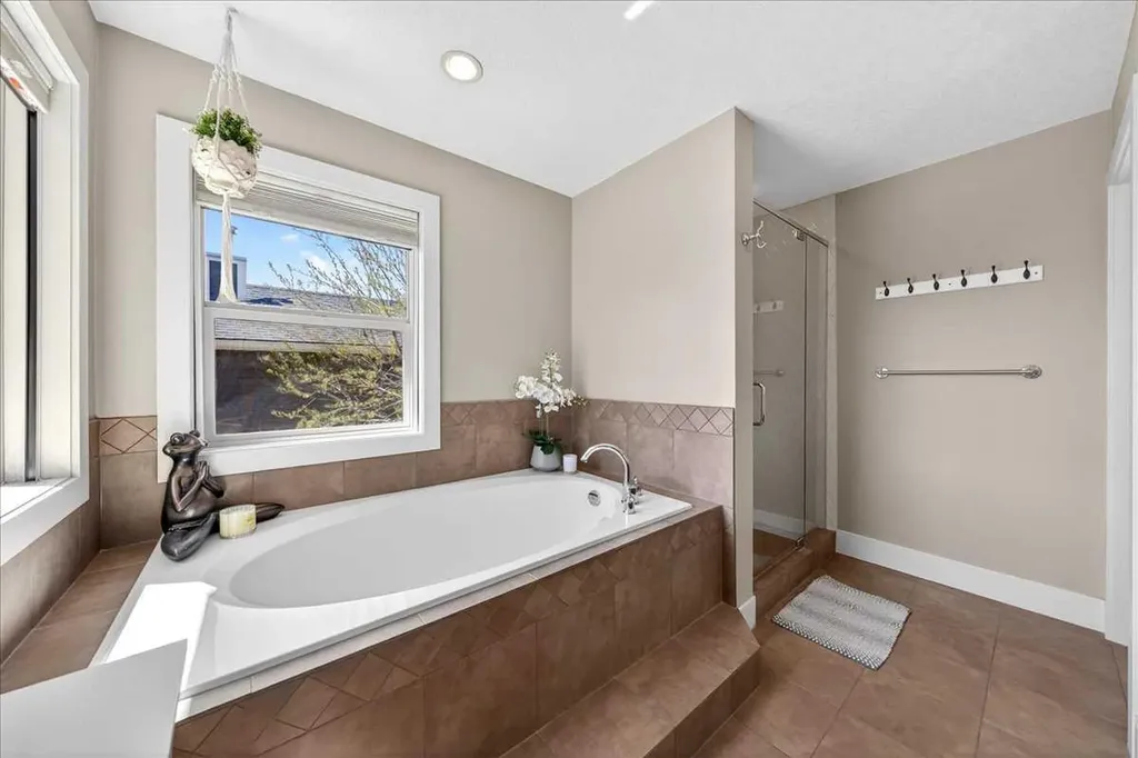 917 Channelside Road SW Airdrie AB T4B 3J3