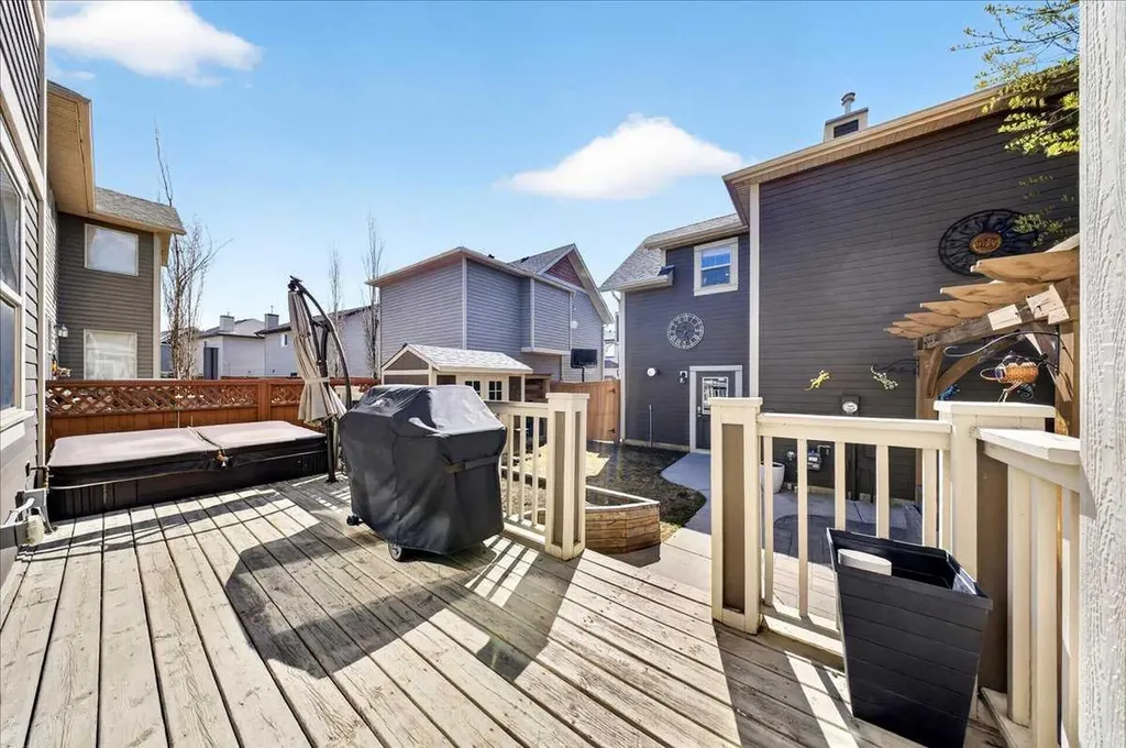 917 Channelside Road SW Airdrie AB T4B 3J3