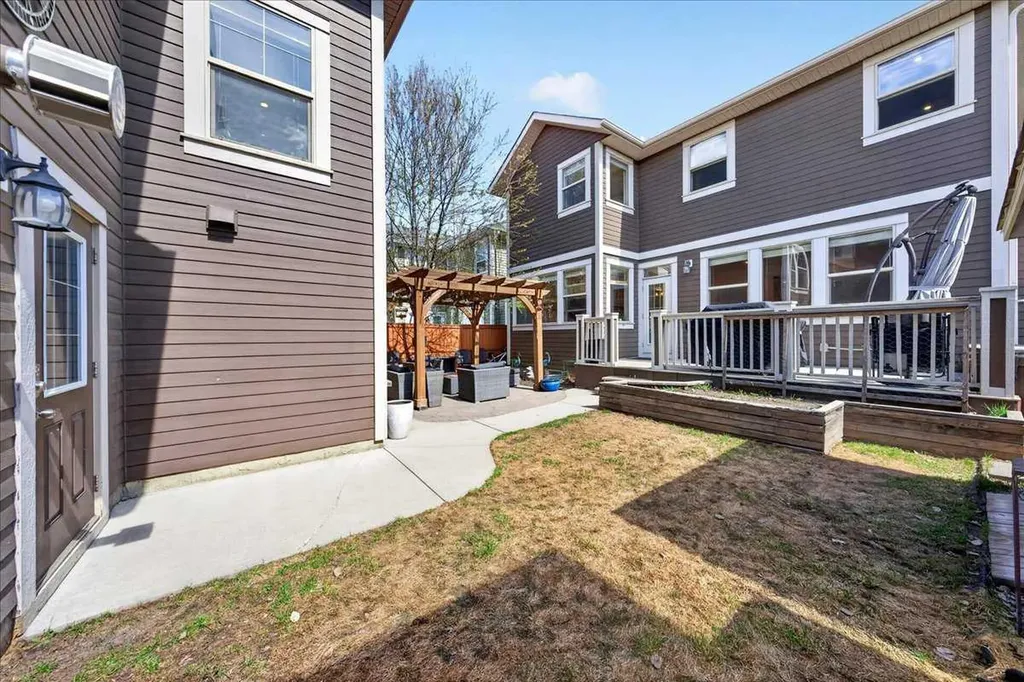 917 Channelside Road SW Airdrie AB T4B 3J3