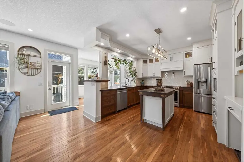 917 Channelside Road SW Airdrie AB T4B 3J3