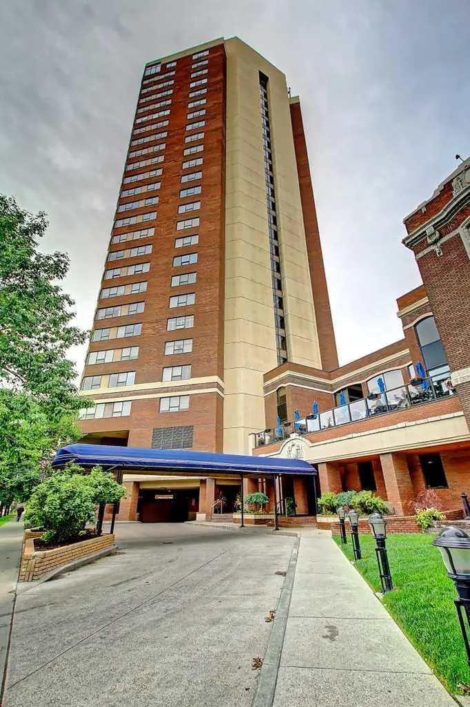 720 13 Avenue SW Calgary AB T2R 1M5
