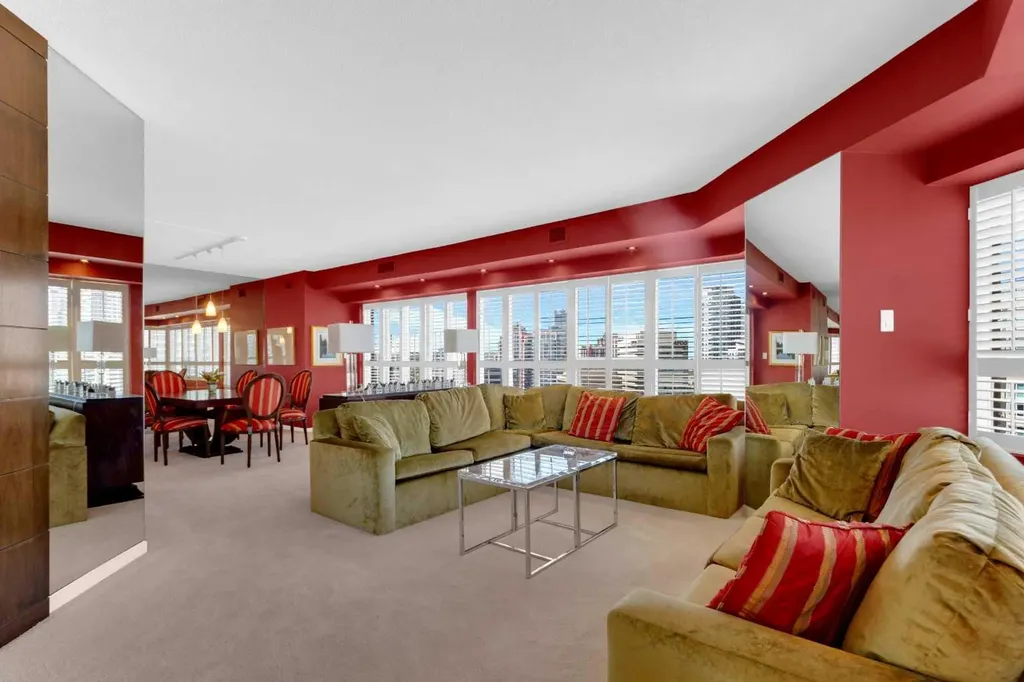 720 13 Avenue SW Calgary AB T2R 1M5