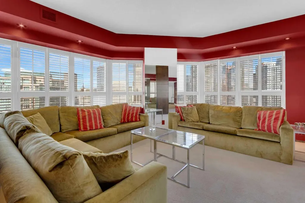 720 13 Avenue SW Calgary AB T2R 1M5