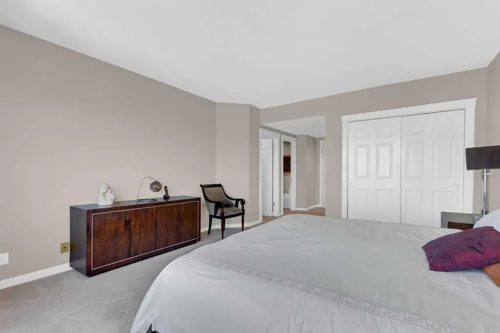 720 13 Avenue SW Calgary AB T2R 1M5