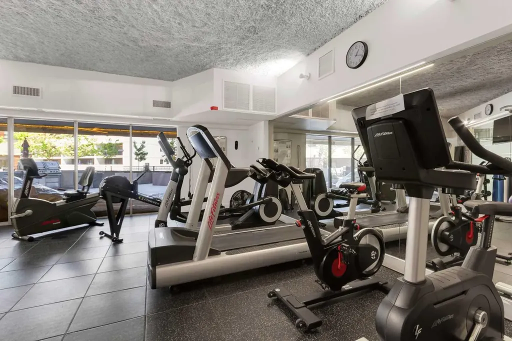 720 13 Avenue SW Calgary AB T2R 1M5