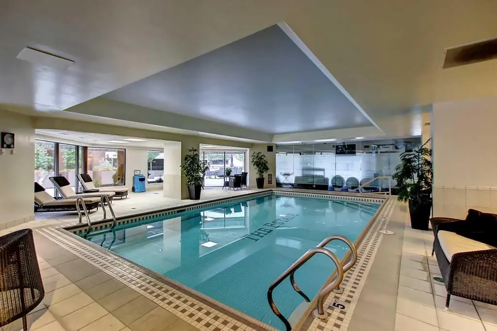 720 13 Avenue SW Calgary AB T2R 1M5