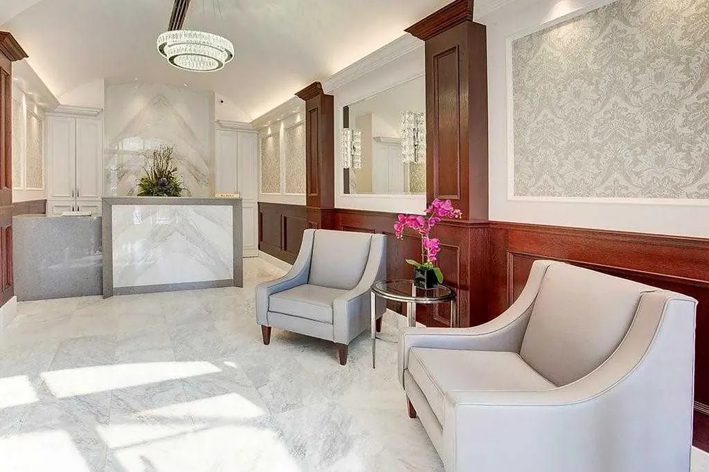 720 13 Avenue SW Calgary AB T2R 1M5