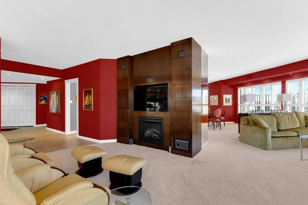 720 13 Avenue SW Calgary AB T2R 1M5