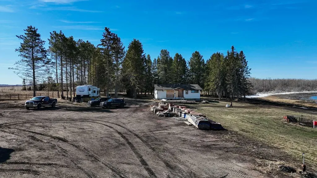 1250 343a Township Bowden AB T0M 0K0