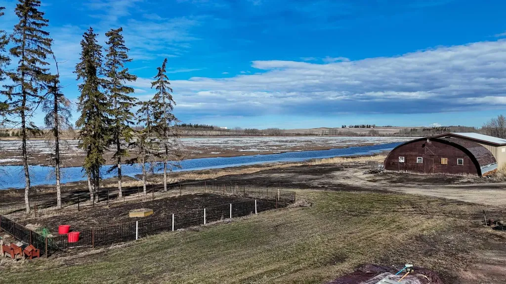 1250 343a Township Bowden AB T0M 0K0