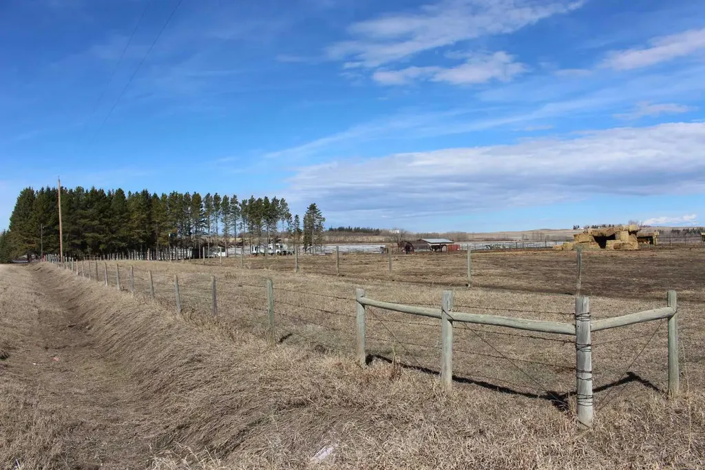 1250 343a Township Bowden AB T0M 0K0