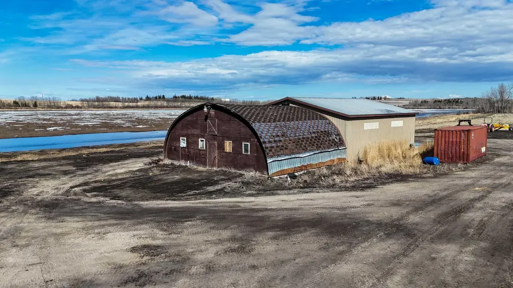 1250 343a Township Bowden AB T0M 0K0