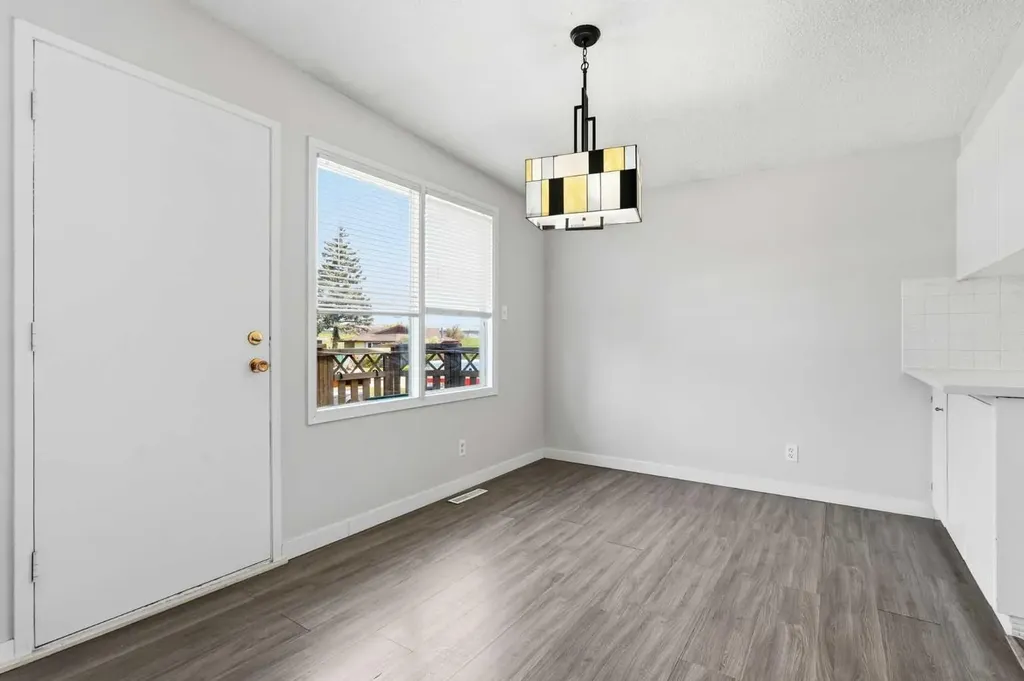 11759 Canfield Road SW Calgary AB T2W1J6
