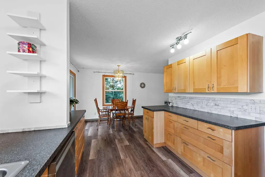 16 Rundleson Way NE Calgary AB T1Y 3N6