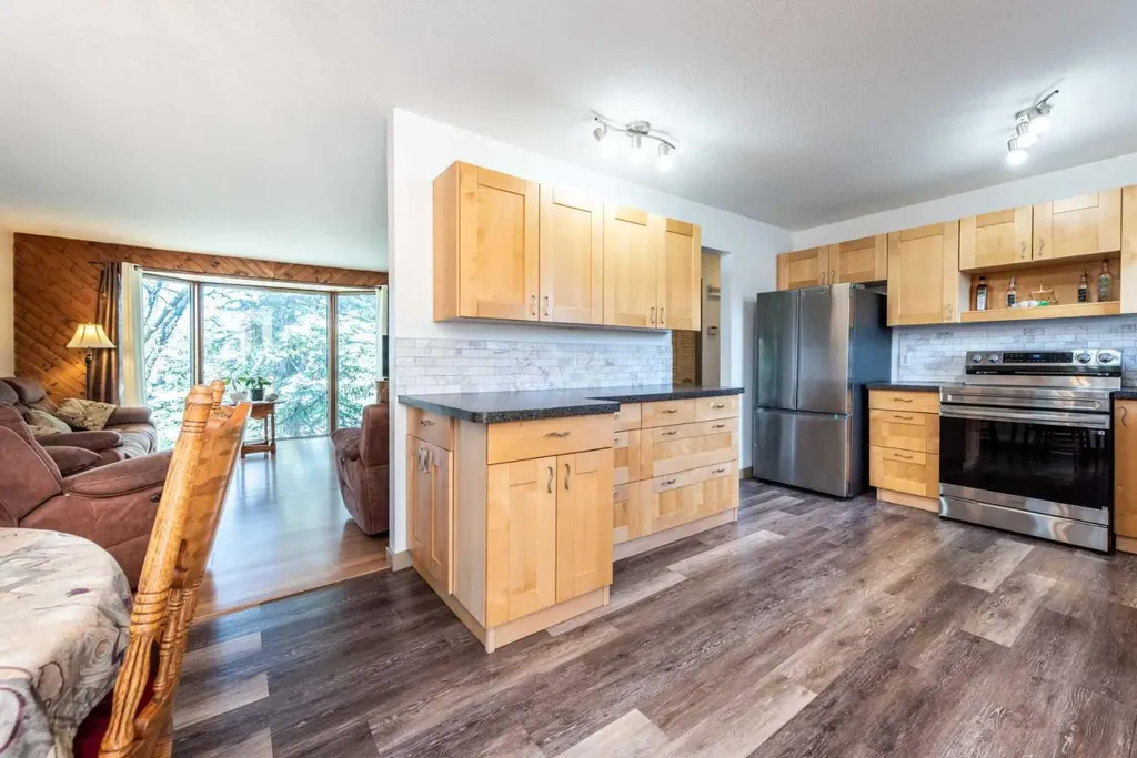 16 Rundleson Way NE Calgary AB T1Y 3N6