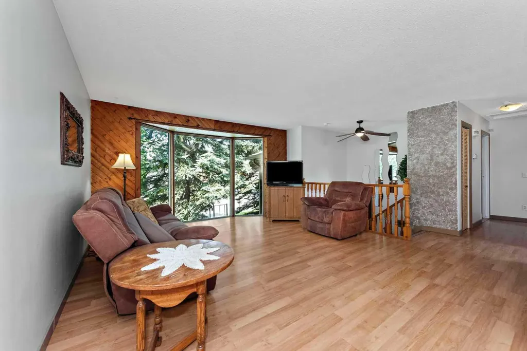 16 Rundleson Way NE Calgary AB T1Y 3N6