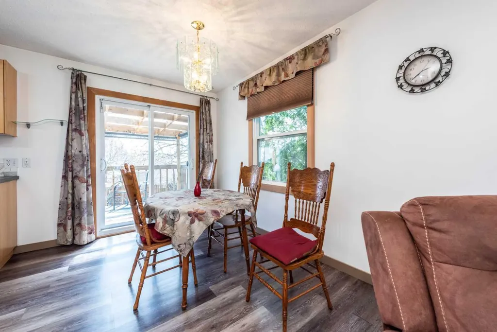 16 Rundleson Way NE Calgary AB T1Y 3N6