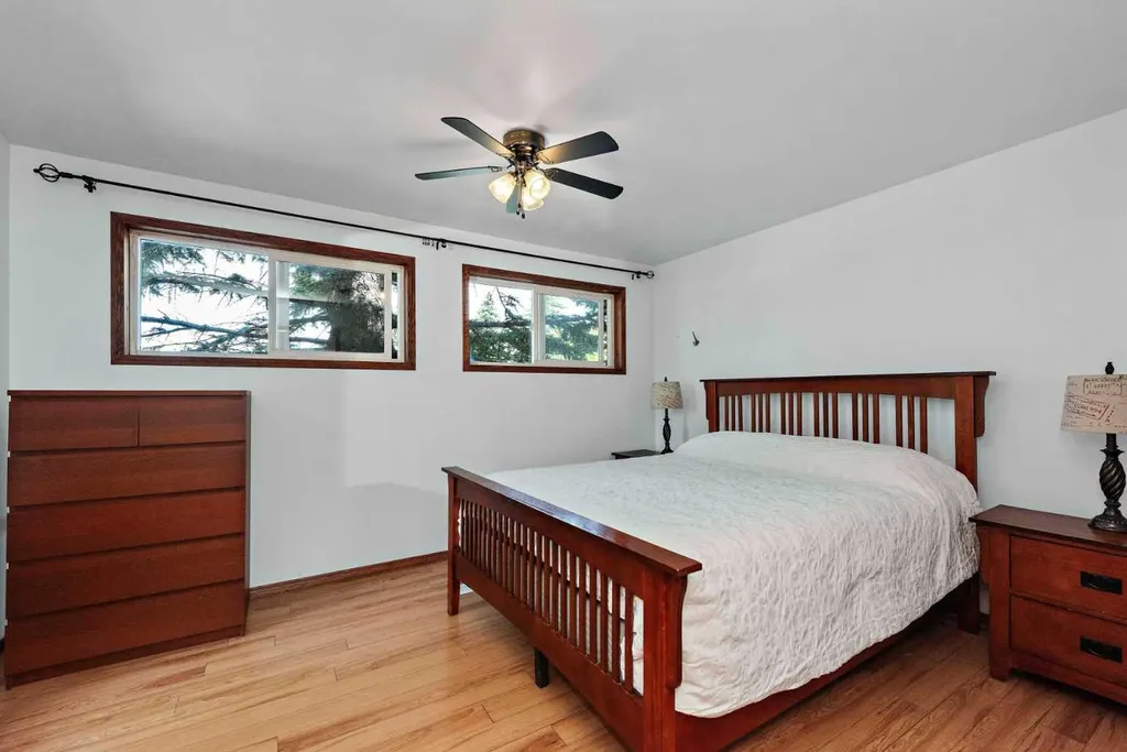 16 Rundleson Way NE Calgary AB T1Y 3N6