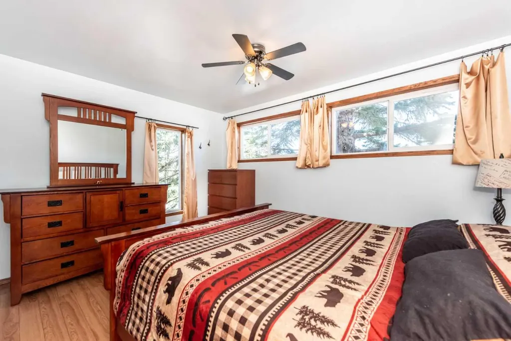 16 Rundleson Way NE Calgary AB T1Y 3N6