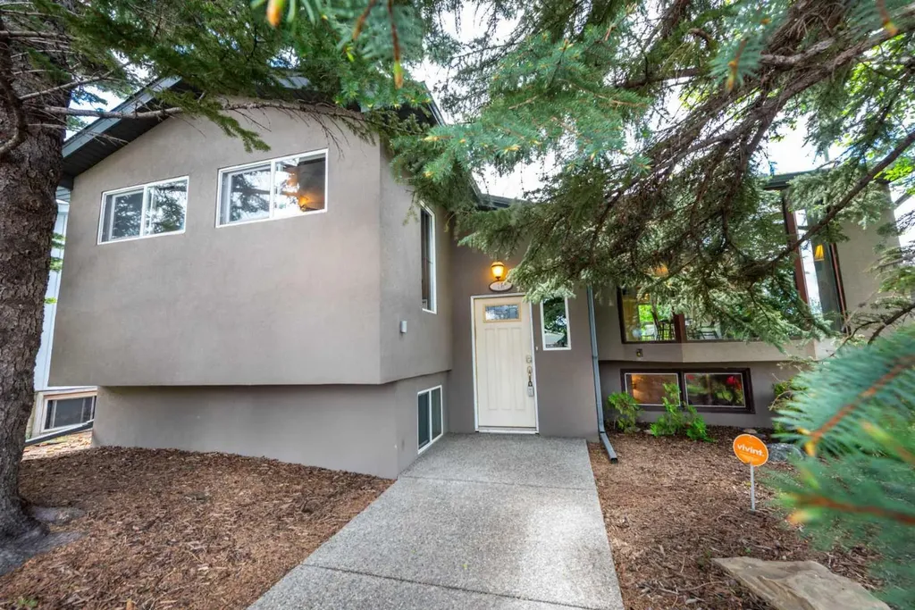 16 Rundleson Way NE Calgary AB T1Y 3N6
