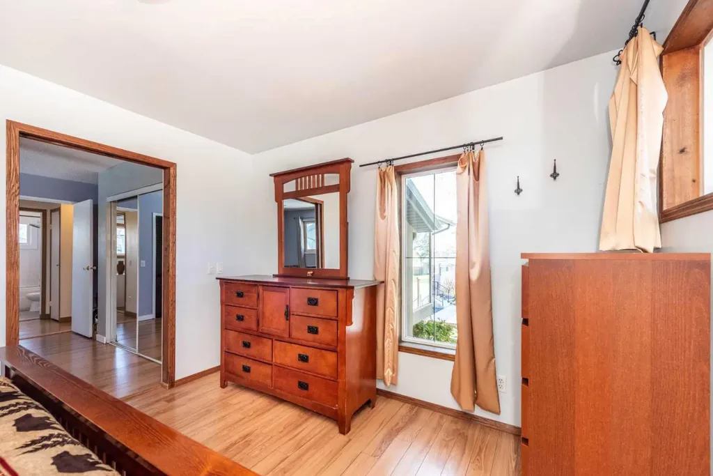 16 Rundleson Way NE Calgary AB T1Y 3N6