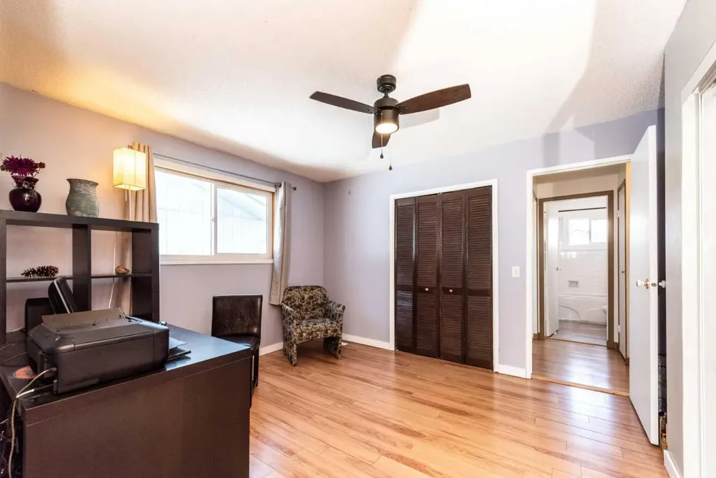 16 Rundleson Way NE Calgary AB T1Y 3N6