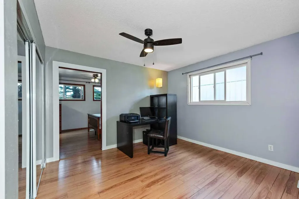 16 Rundleson Way NE Calgary AB T1Y 3N6