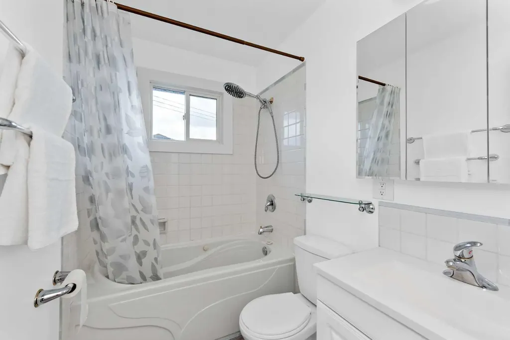 16 Rundleson Way NE Calgary AB T1Y 3N6