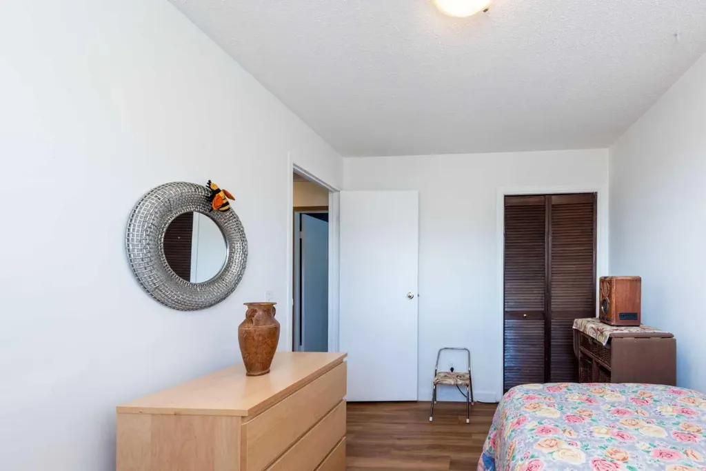 16 Rundleson Way NE Calgary AB T1Y 3N6