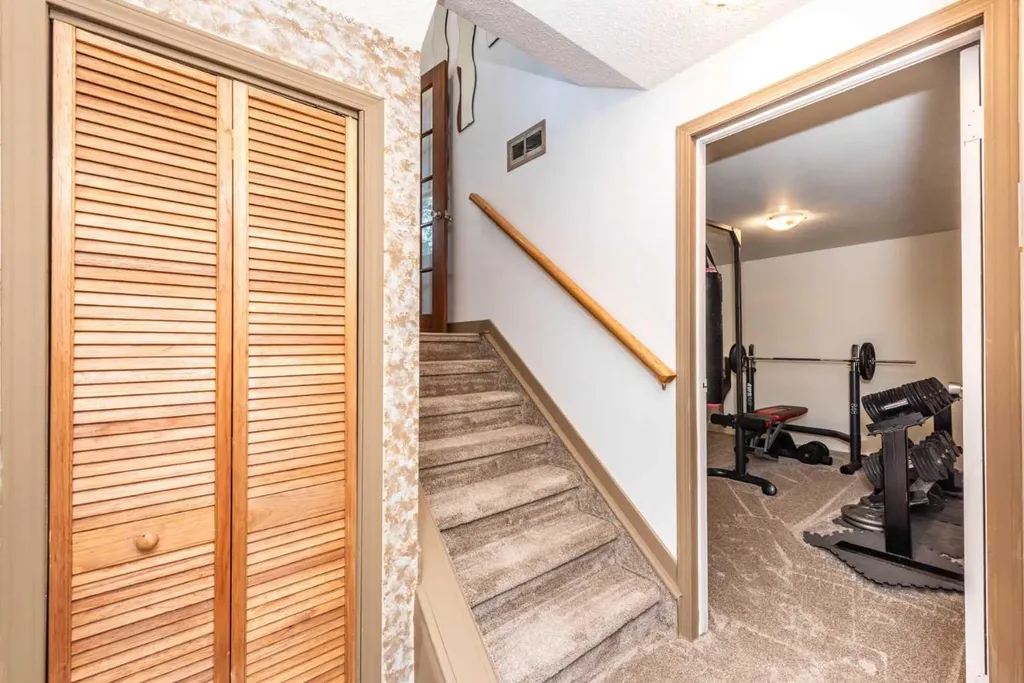 16 Rundleson Way NE Calgary AB T1Y 3N6