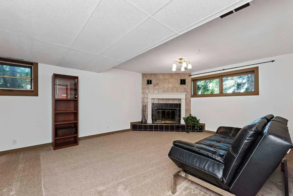 16 Rundleson Way NE Calgary AB T1Y 3N6