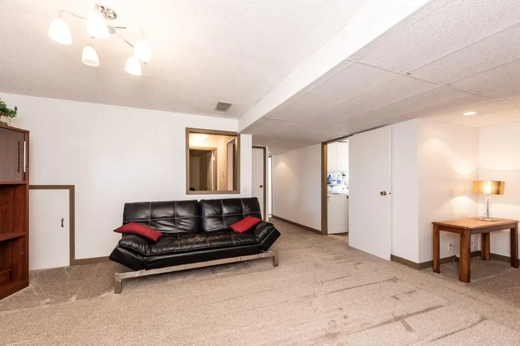 16 Rundleson Way NE Calgary AB T1Y 3N6