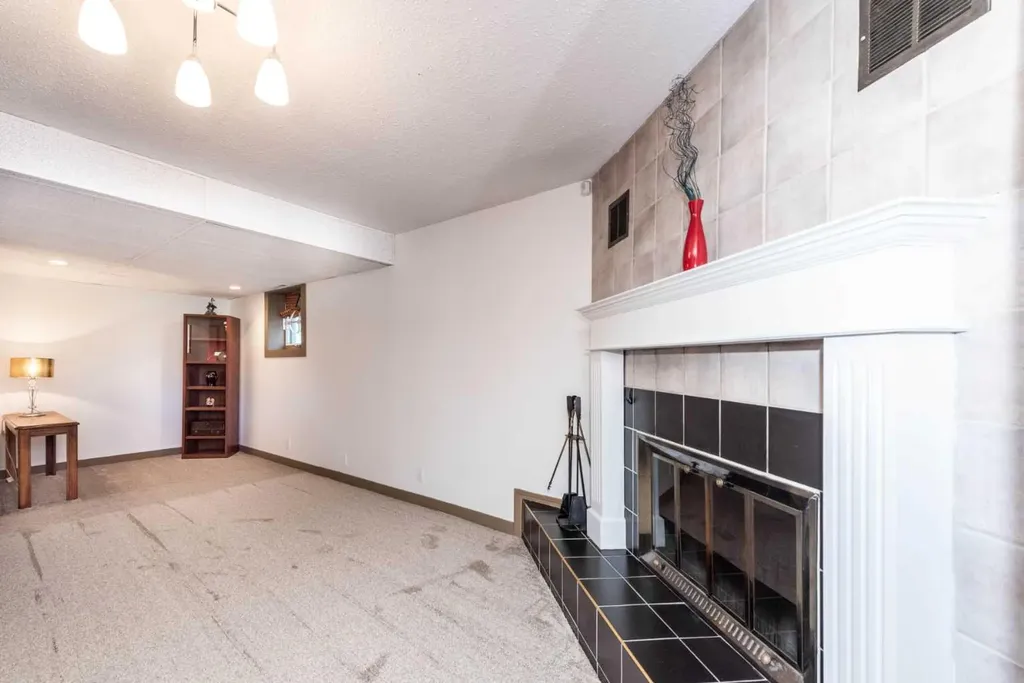 16 Rundleson Way NE Calgary AB T1Y 3N6