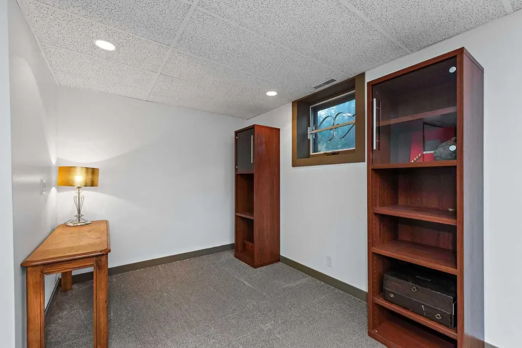 16 Rundleson Way NE Calgary AB T1Y 3N6