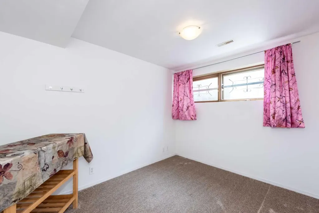 16 Rundleson Way NE Calgary AB T1Y 3N6