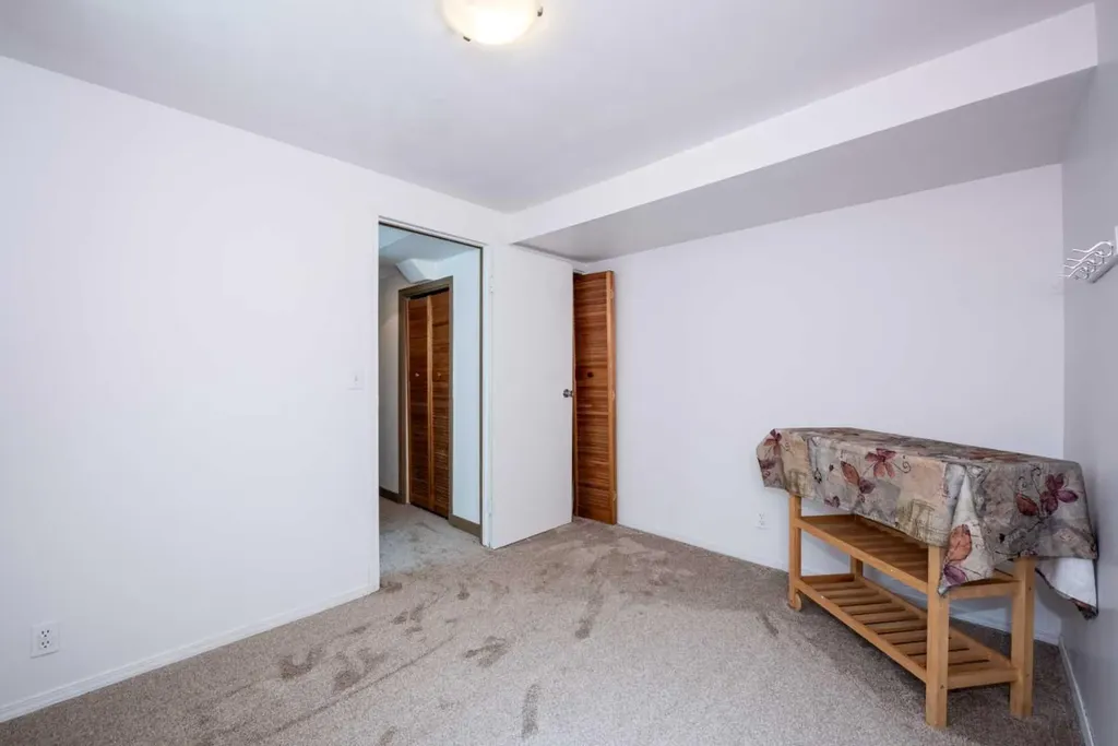 16 Rundleson Way NE Calgary AB T1Y 3N6