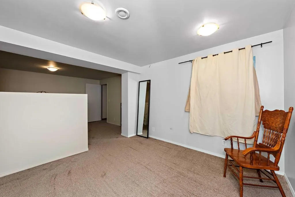 16 Rundleson Way NE Calgary AB T1Y 3N6