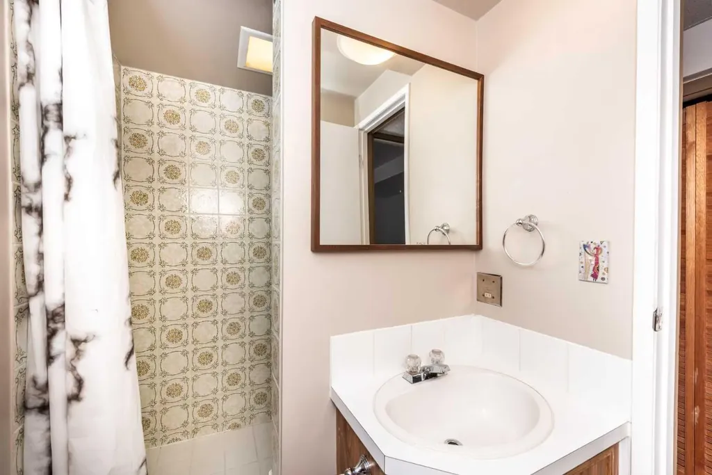 16 Rundleson Way NE Calgary AB T1Y 3N6