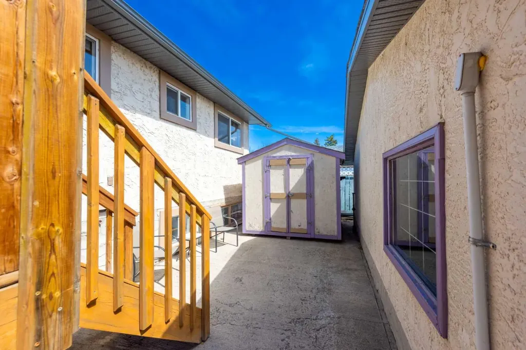 16 Rundleson Way NE Calgary AB T1Y 3N6