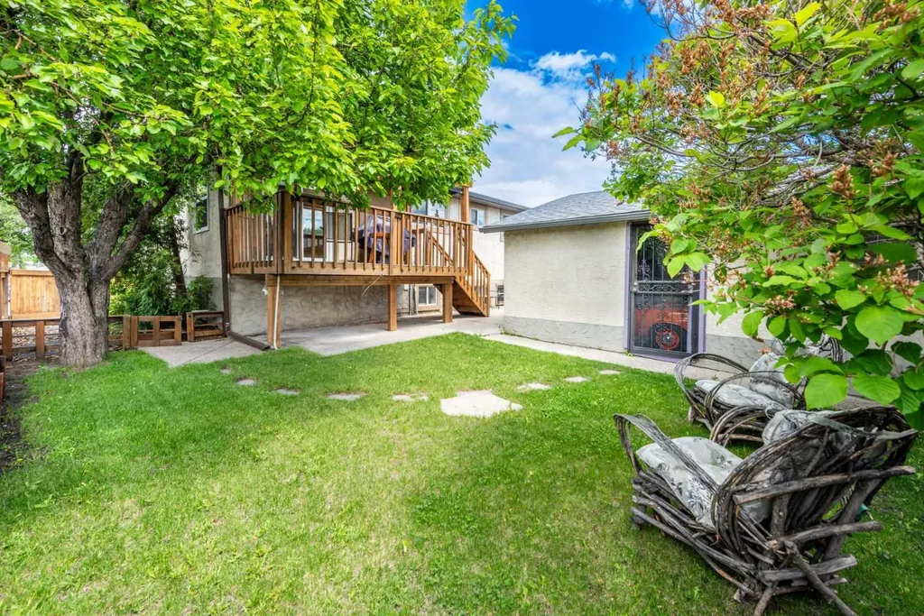 16 Rundleson Way NE Calgary AB T1Y 3N6
