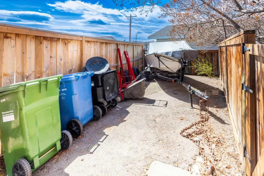 16 Rundleson Way NE Calgary AB T1Y 3N6