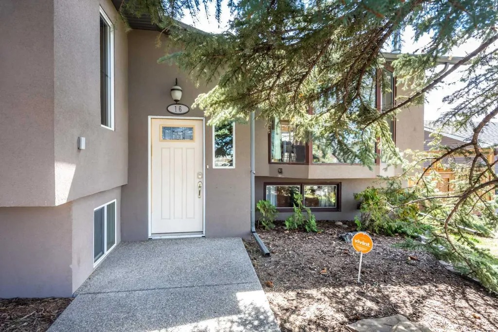 16 Rundleson Way NE Calgary AB T1Y 3N6