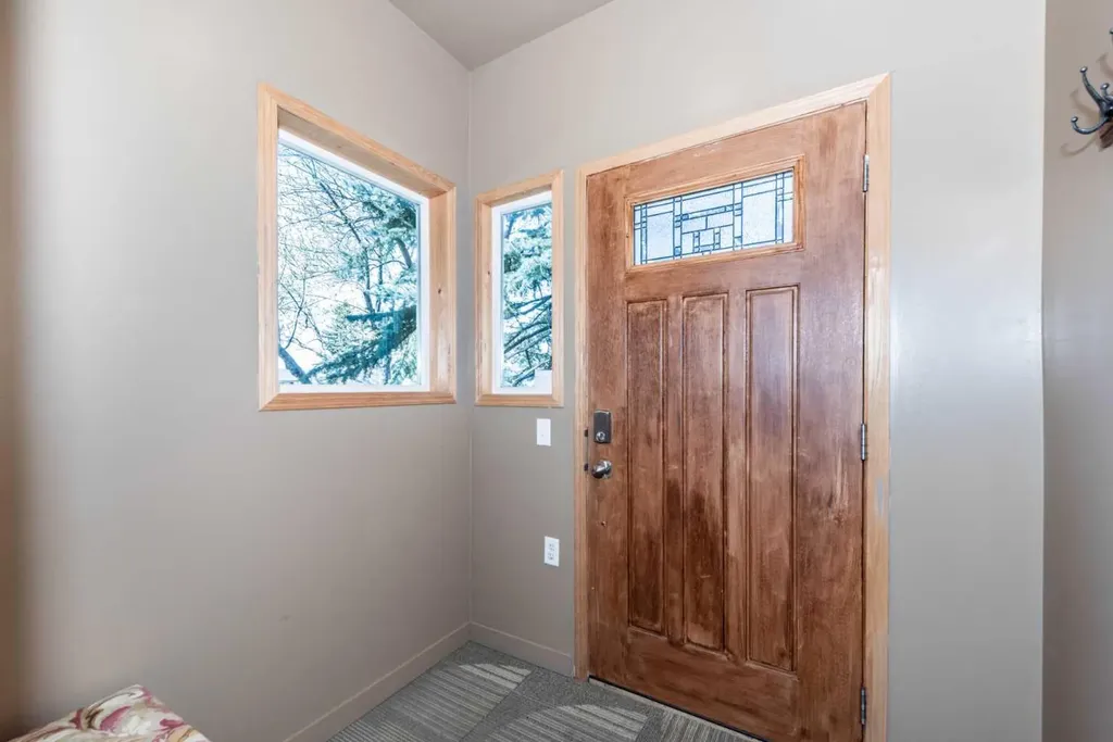 16 Rundleson Way NE Calgary AB T1Y 3N6